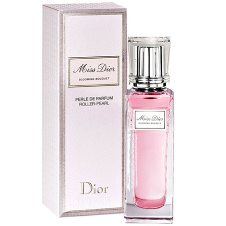 Miss Dior Blooming Bouquet Roller-Pearl EDT 20ml น้ำหอมหัวลูกกลิ้ง คุณจะสัมผัสได้ถึงกลิ่นดอกพีโอนีและกุหลาบดามัสกัสอันนุ่มนวลและอ่อนโยน แบบสาวทรงเสน่ห์และขี้เล่นในแบบ Miss Dior